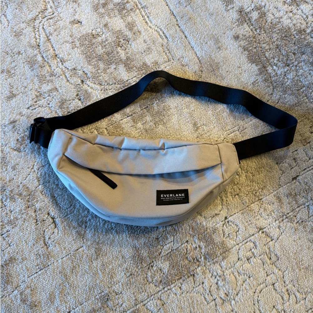 Everlane Renew Transit Fanny Pack w/ logo